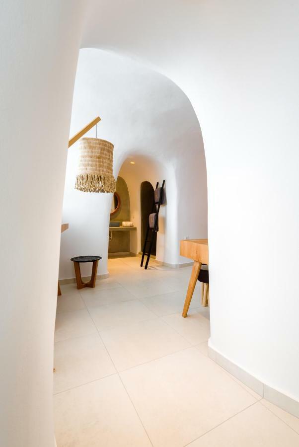 Iriana Suites Fira  Exterior photo